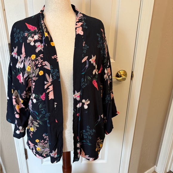 Emma & Olivia Tops - Floral Kimono Cardigan - Black with Multicolor Floral Print Women’s L/XL